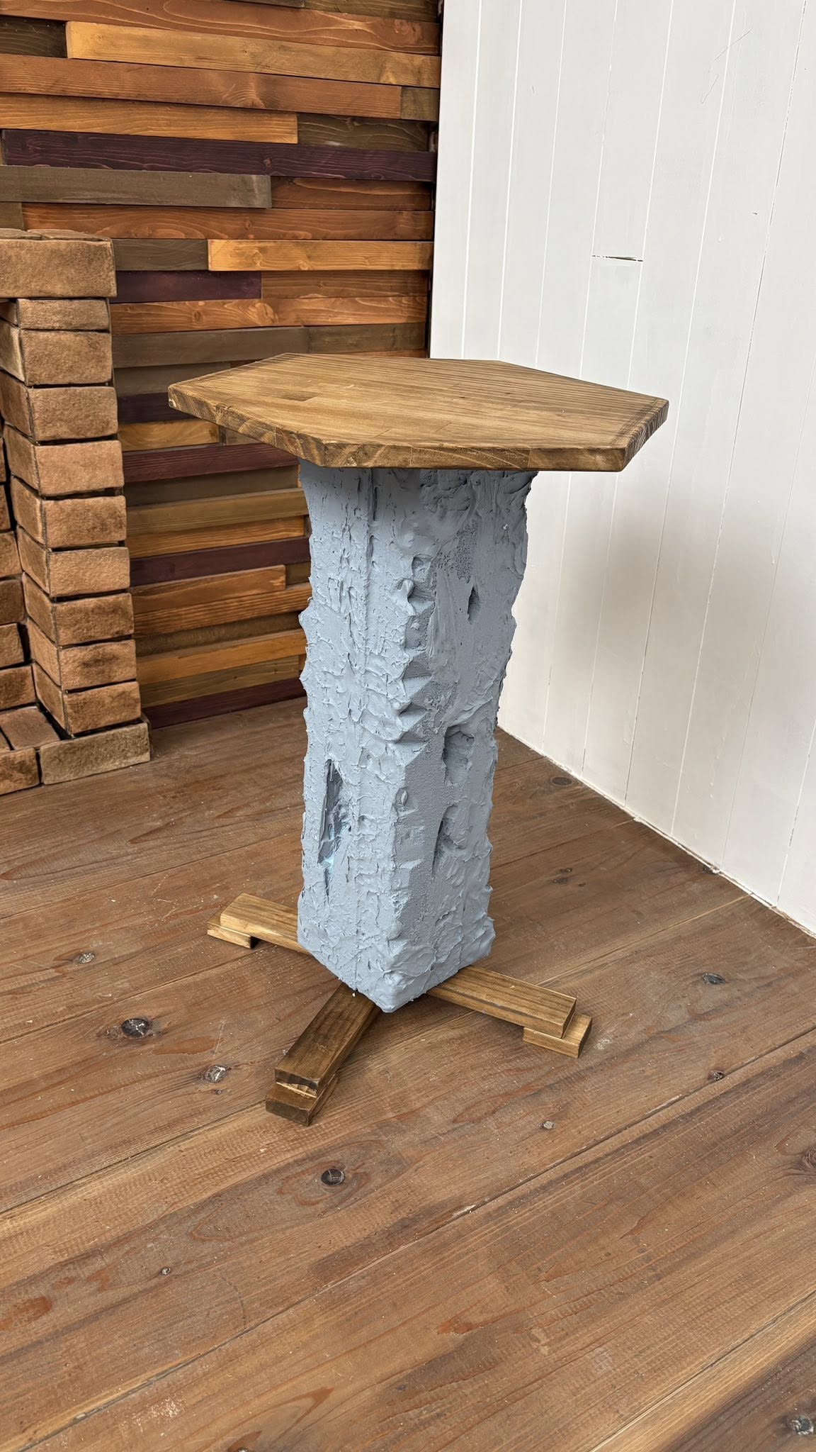 サイドテーブル