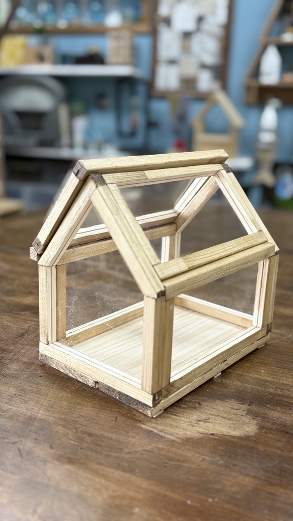 ミニ温室｜コンパクトでおしゃれなDIY温室の作品