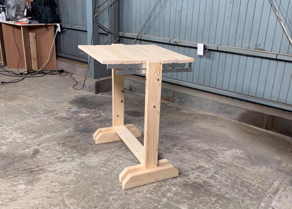 トランスフォームテーブルをDIY！形を変えて使える木製テーブル