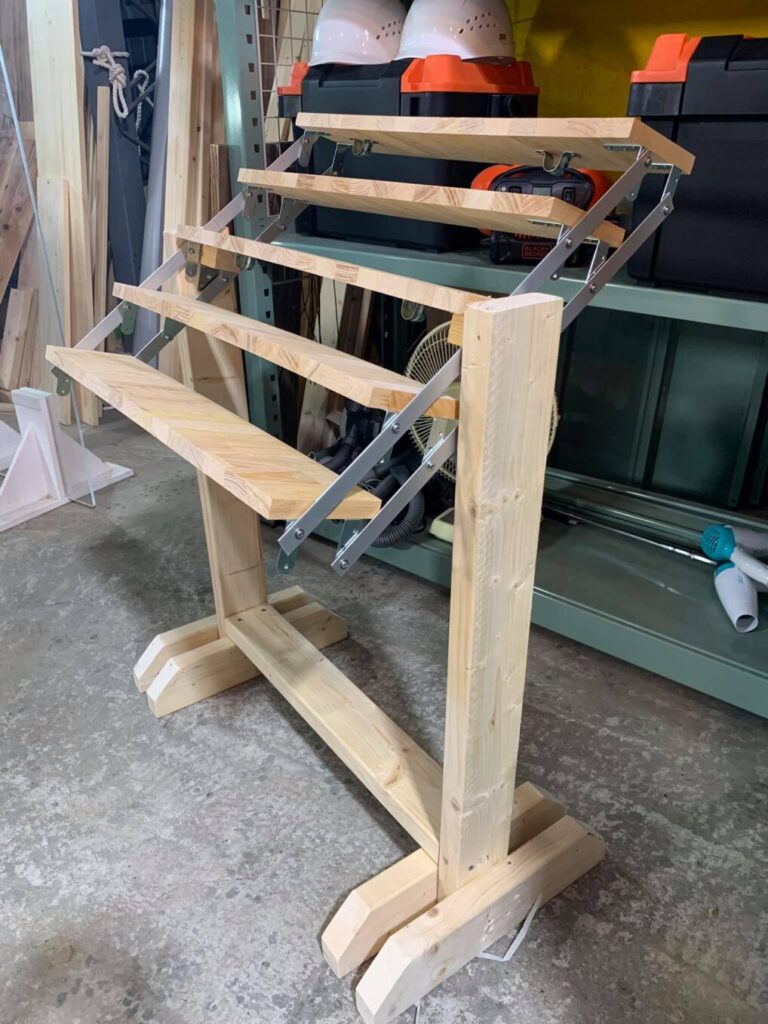トランスフォームテーブルをDIY！形を変えて使える木製テーブル