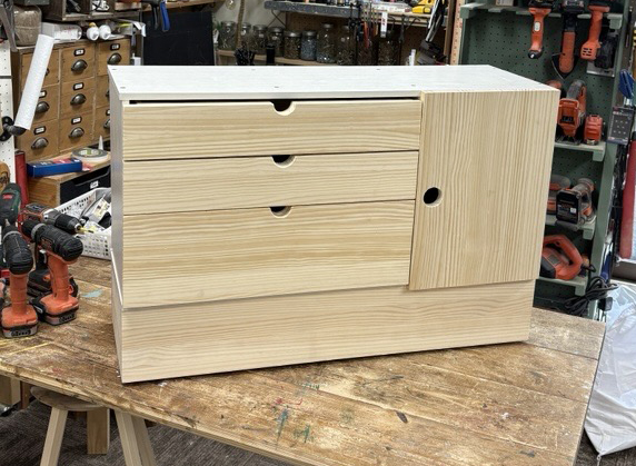 カラーボックスを活用してキッチン下収納ワゴンをDIY！