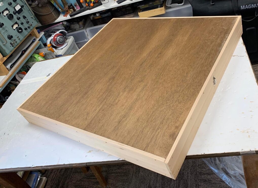コンパクトに収納できるイベント用テーブルをDIY！