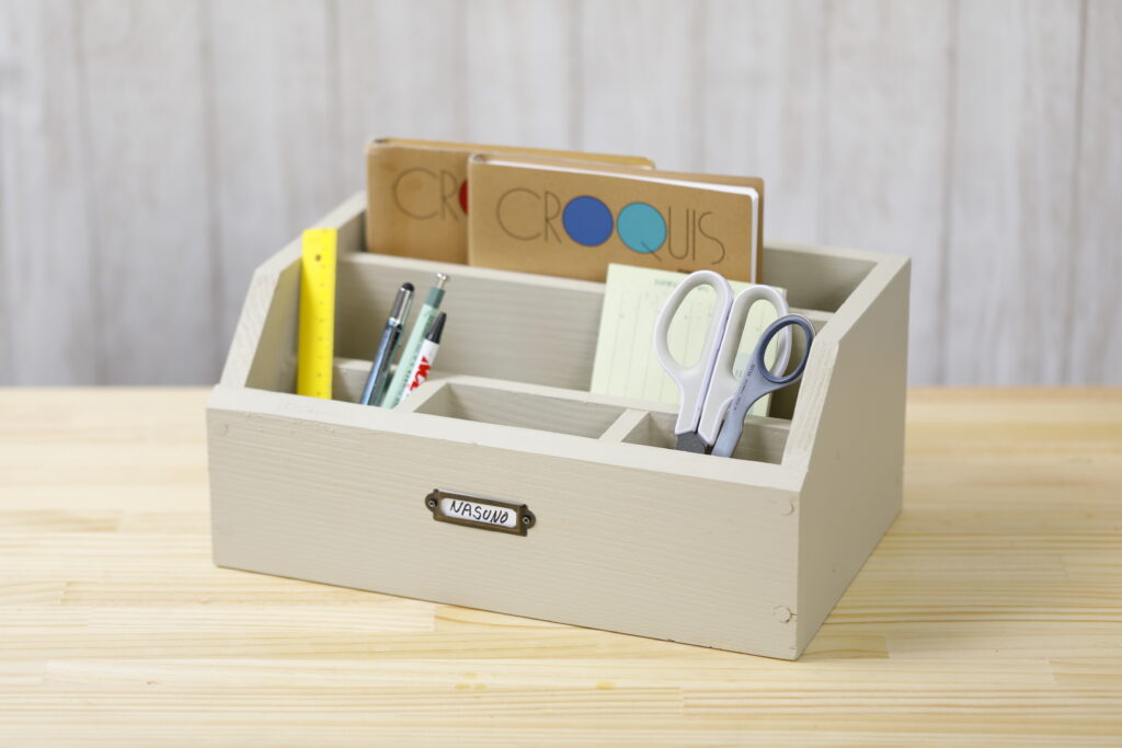 デスクオーガナイザーをDIY｜木製の仕切り付き卓上収納ボックス