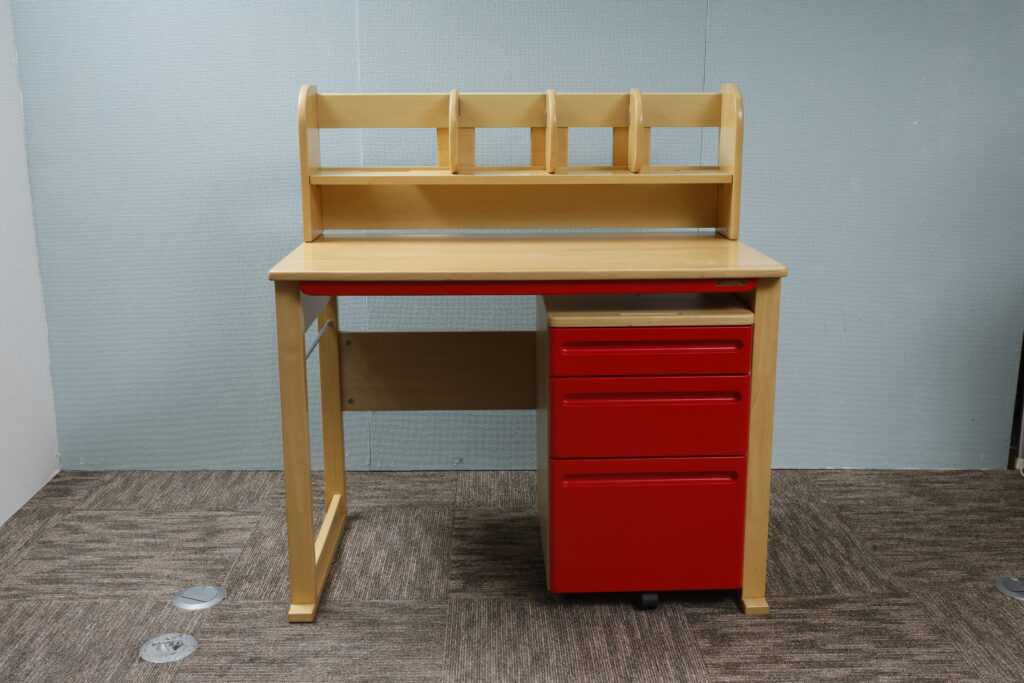 学習机をリメイク!工具を収納できるDIYワークデスク