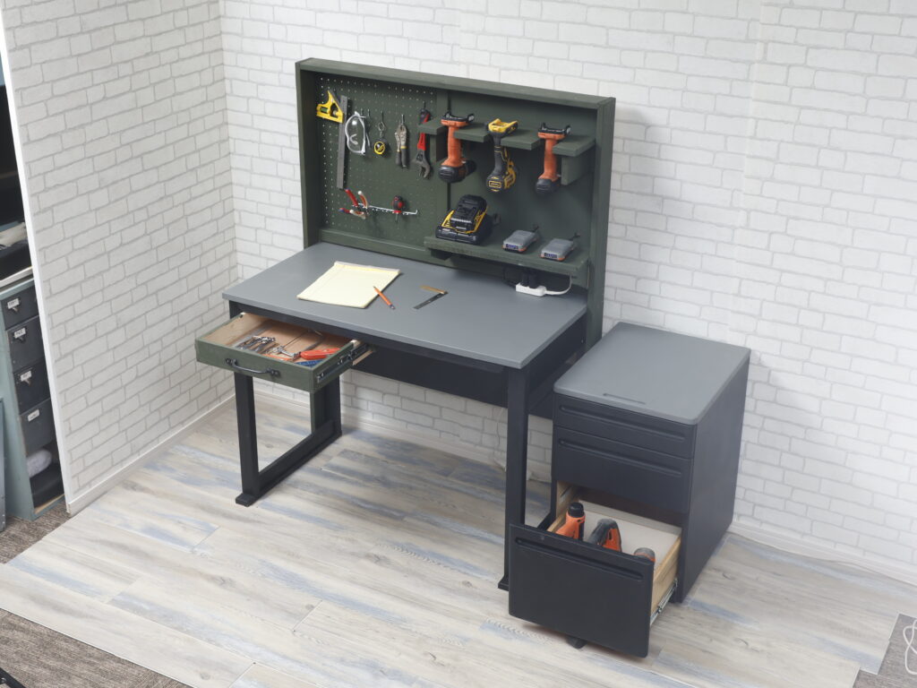 学習机をリメイク!工具を収納できるDIYワークデスク