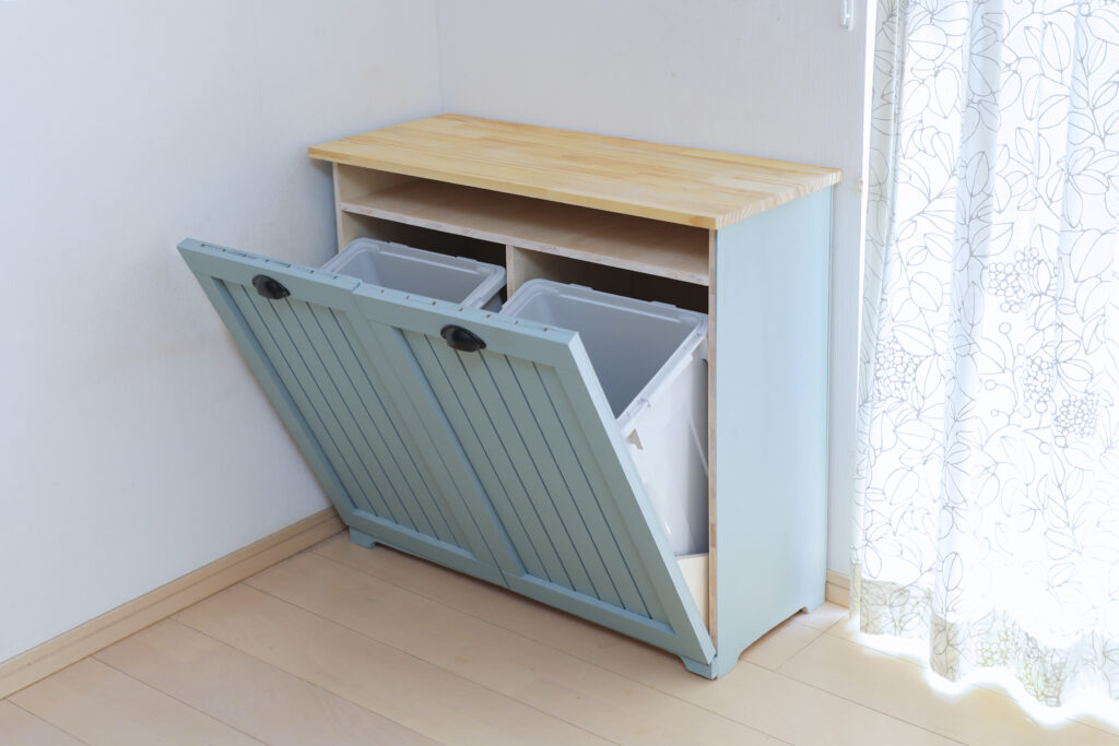 分別タイプのダストボックスをDIY！おしゃれに隠せる木製ゴミ箱収納