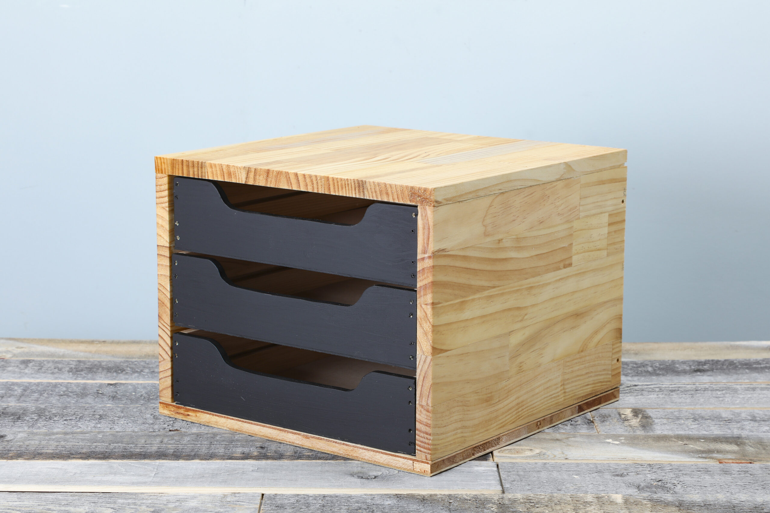 DIYで作る木製ペーパートレイ！書類をすっきり整理できる収納ボックス